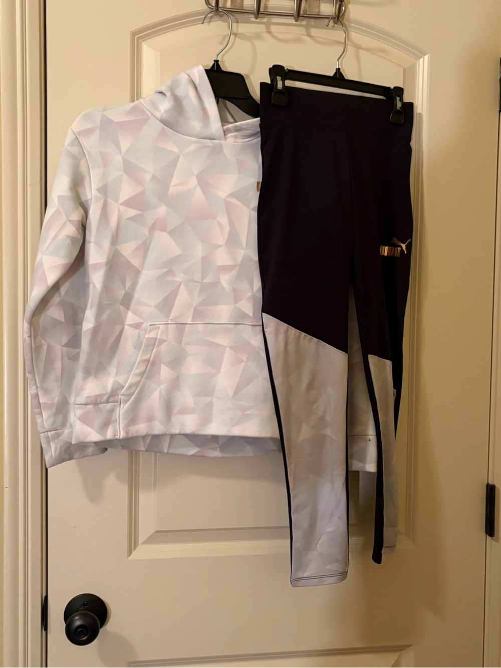Puma White Geometric Hoodie with Black & Gold Leggings - Picture 2 of 7